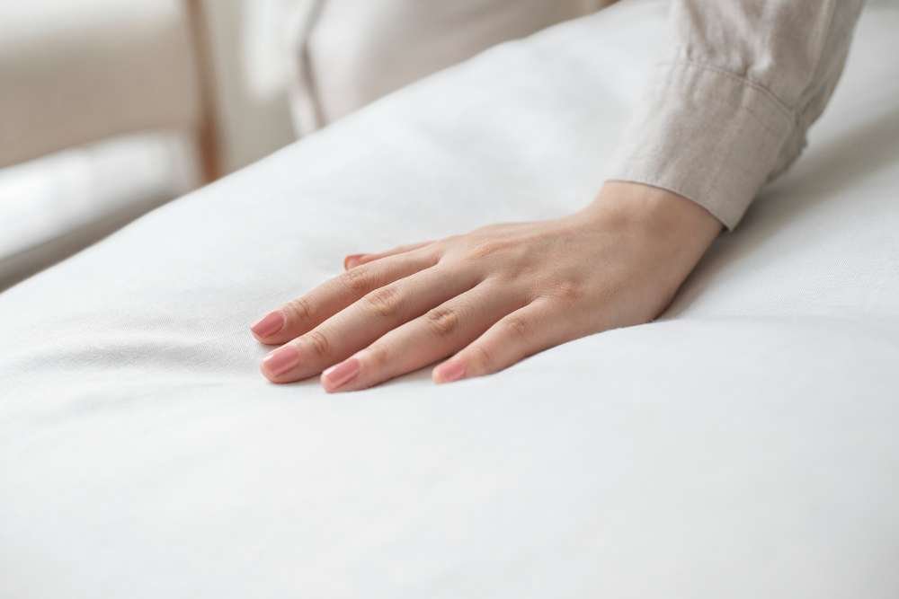 El secreto para no hundirte en la cama Resortes Pocket vs. Espuma de Alta Densidad