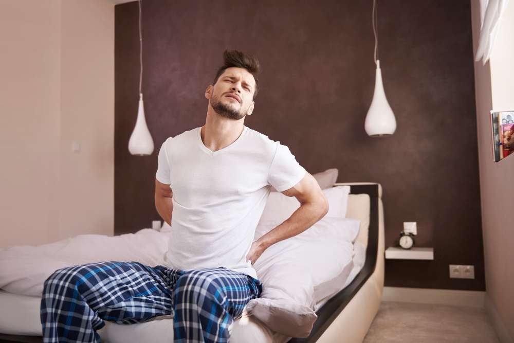 Evita el dolor lumbar al dormir de lado con estos colchones y sommiers recomendados